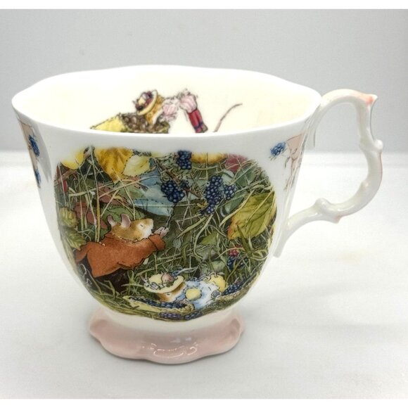 Royal Doulton 1998 Brambly Hedge Teacup With Autumn Design - Picture 1 of 6